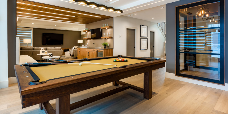 What Comes with a Billiard Table Set